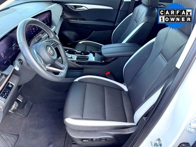 Photo of 2025 Summit White Buick Envision