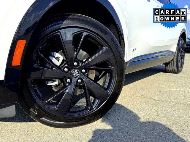 Photo of 2025 Summit White Buick Envision