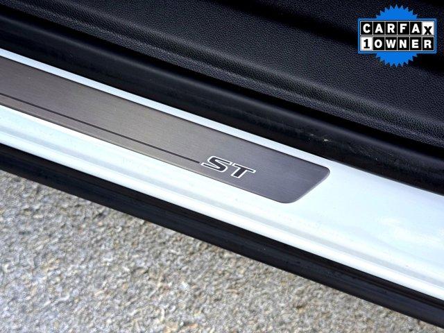 Photo of 2025 Summit White Buick Envision