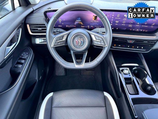 Photo of 2025 Summit White Buick Envision