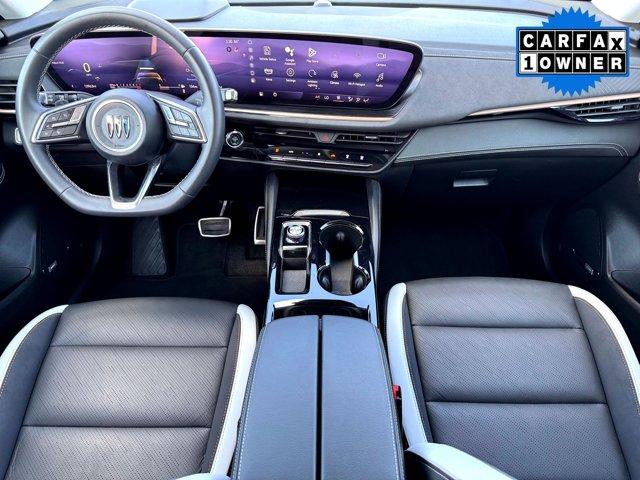 Photo of 2025 Summit White Buick Envision