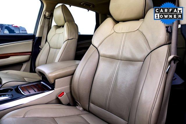 Photo of 2017 White Acura MDX