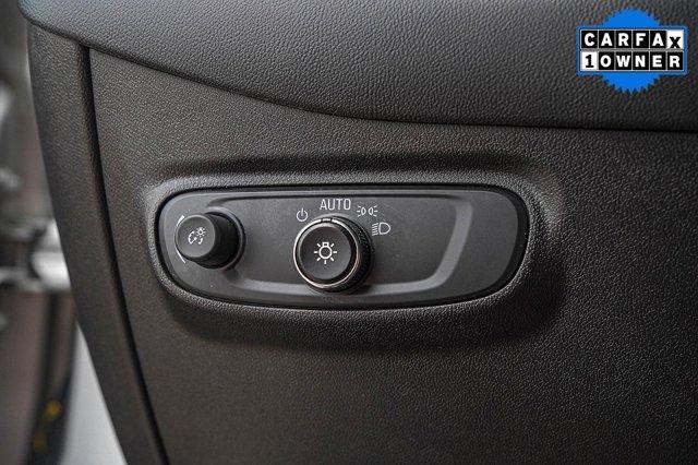 Photo of 2021 Silver Ice Metallic Chevrolet Equinox