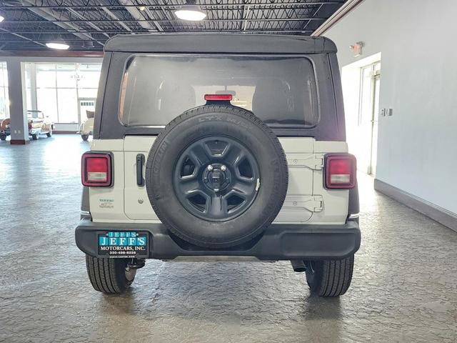 Photo of 2022 Bright White Clearcoat Jeep Wrangler Unlimited