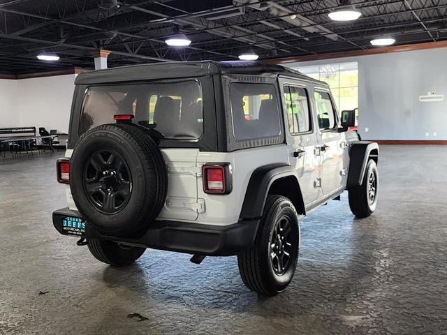 Photo of 2022 Bright White Clearcoat Jeep Wrangler Unlimited