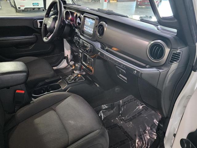 Photo of 2022 Bright White Clearcoat Jeep Wrangler Unlimited