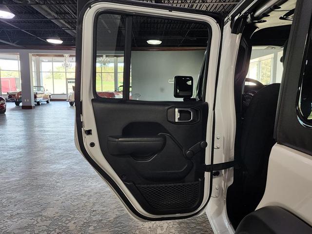 Photo of 2022 Bright White Clearcoat Jeep Wrangler Unlimited