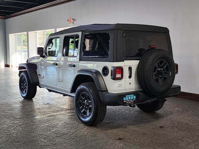 Photo of 2022 Bright White Clearcoat Jeep Wrangler Unlimited