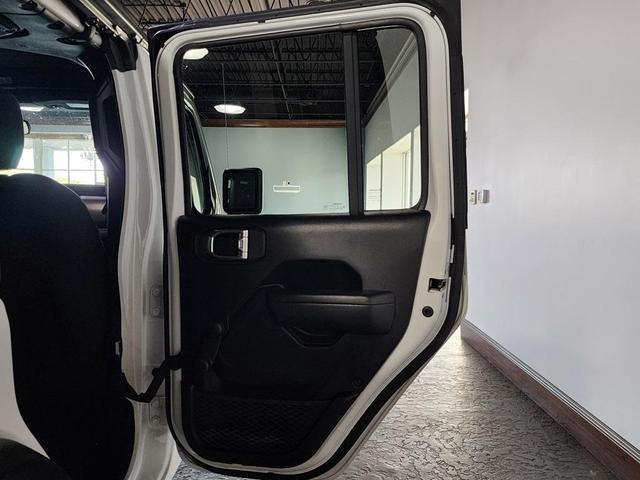 Photo of 2022 Bright White Clearcoat Jeep Wrangler Unlimited