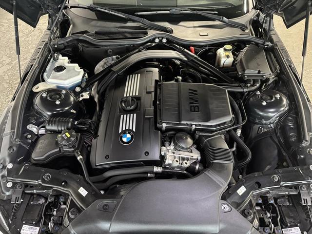 Photo of 2016 Black Sapphire Metallic BMW Z4