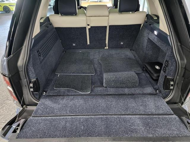 Photo of 2022 Blue Land Rover Range Rover