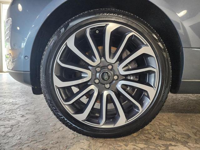 Photo of 2022 Blue Land Rover Range Rover