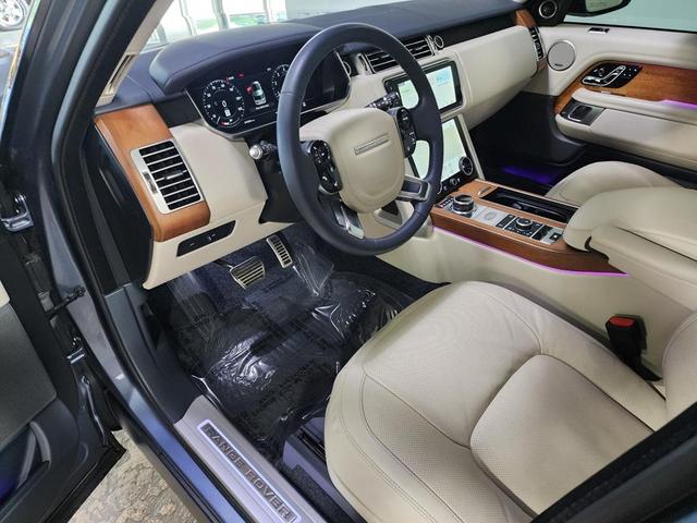 Photo of 2022 Blue Land Rover Range Rover