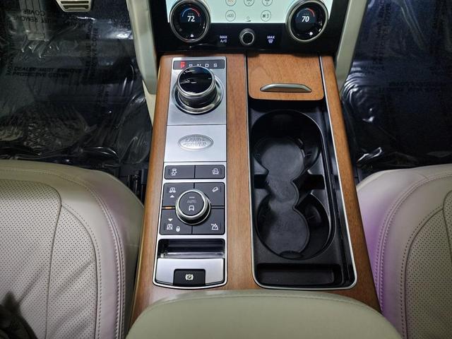 Photo of 2022 Blue Land Rover Range Rover