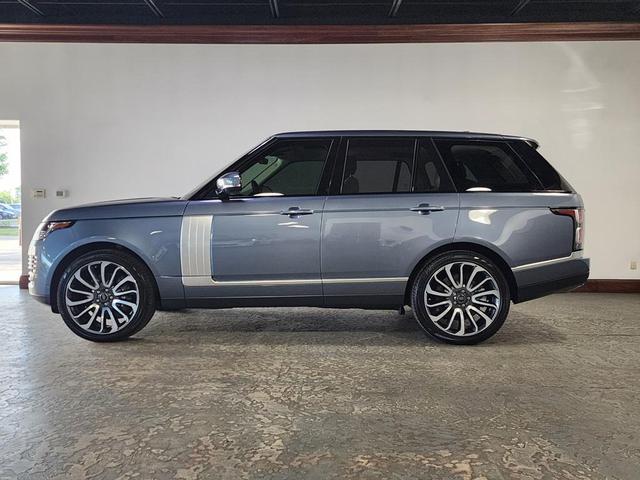 Photo of 2022 Blue Land Rover Range Rover