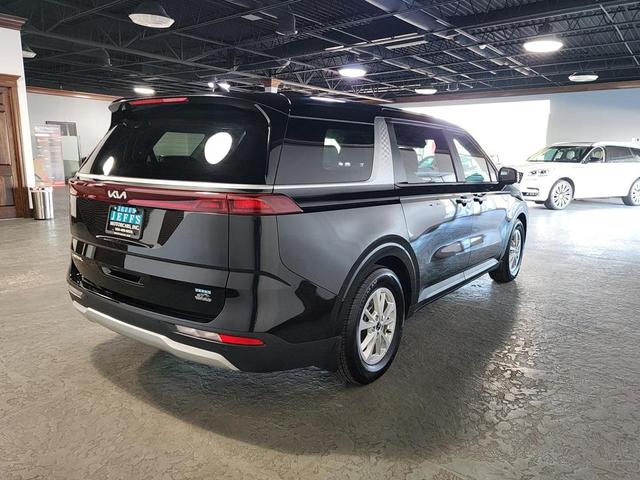 Photo of 2024 Aurora Black Pearl Kia Carnival