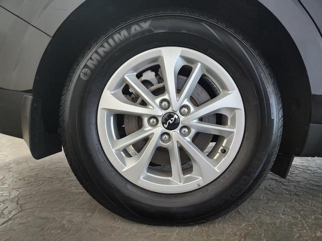 Photo of 2024 Aurora Black Pearl Kia Carnival