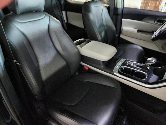 Photo of 2024 Aurora Black Pearl Kia Carnival