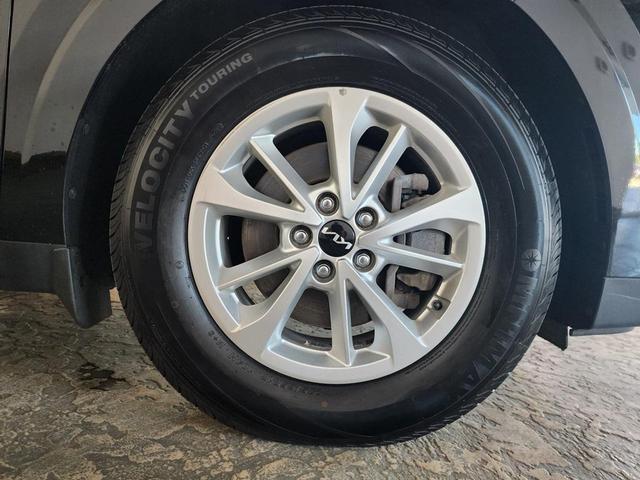 Photo of 2024 Aurora Black Pearl Kia Carnival