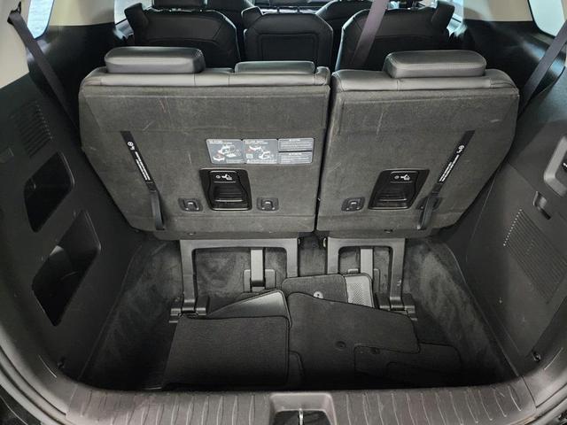 Photo of 2024 Aurora Black Pearl Kia Carnival