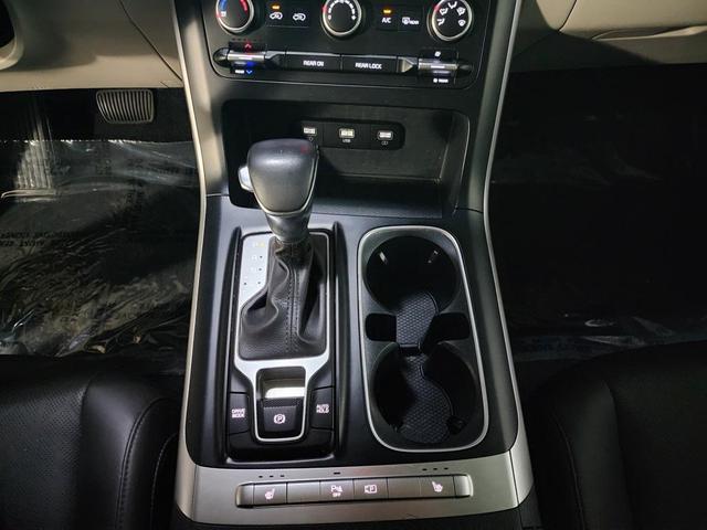 Photo of 2024 Aurora Black Pearl Kia Carnival