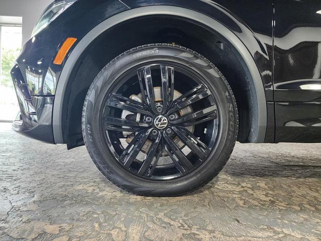 Photo of 2022 Deep Black Volkswagen Tiguan