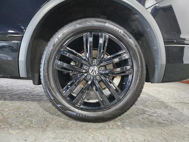 Photo of 2022 Deep Black Volkswagen Tiguan