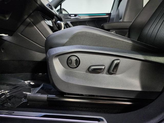 Photo of 2022 Deep Black Volkswagen Tiguan