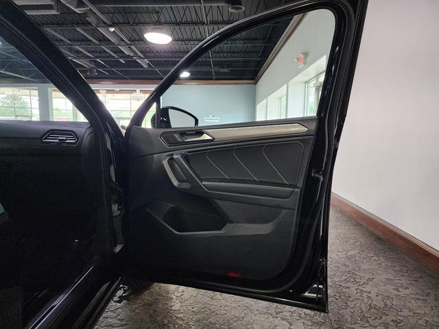 Photo of 2022 Deep Black Volkswagen Tiguan