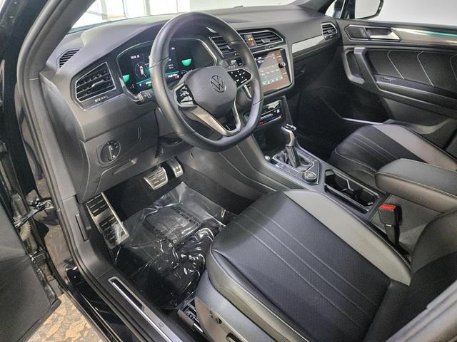 Photo of 2022 Deep Black Volkswagen Tiguan