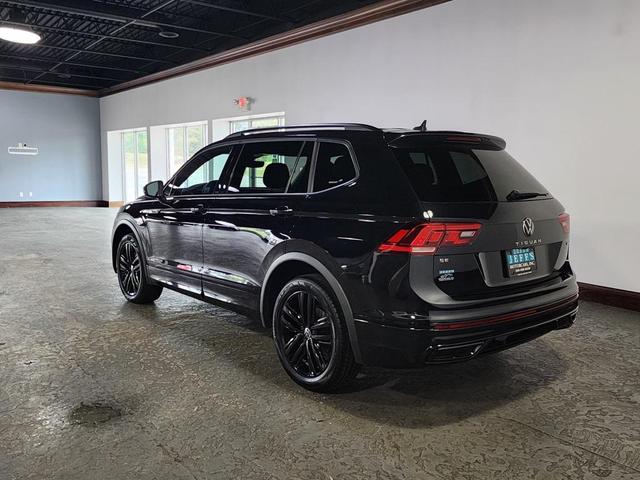 Photo of 2022 Deep Black Volkswagen Tiguan