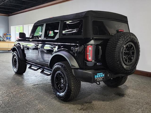 Photo of 2023 Shadow Black Ford Bronco