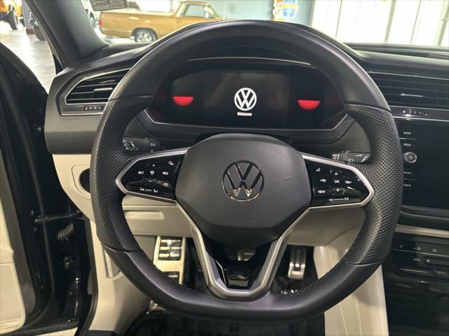 Photo of 2024 Deep Black Volkswagen Tiguan