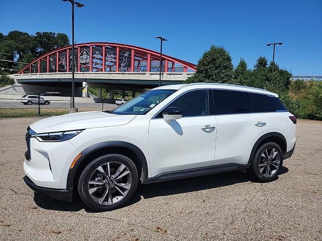 Photo of 2024 Majestic White INFINITI QX60