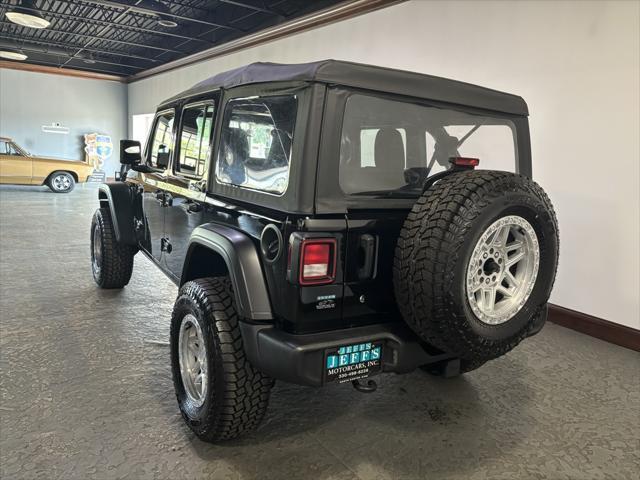 Photo of 2018 Black Clearcoat Jeep Wrangler Unlimited