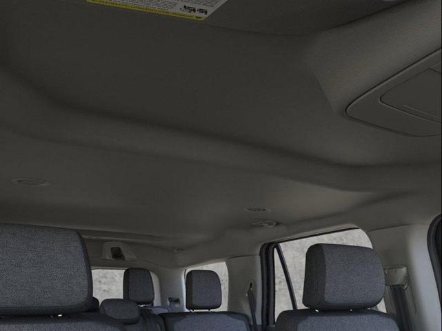 Photo of 2025 Star White Metallic Tri-Coat Ford Expedition