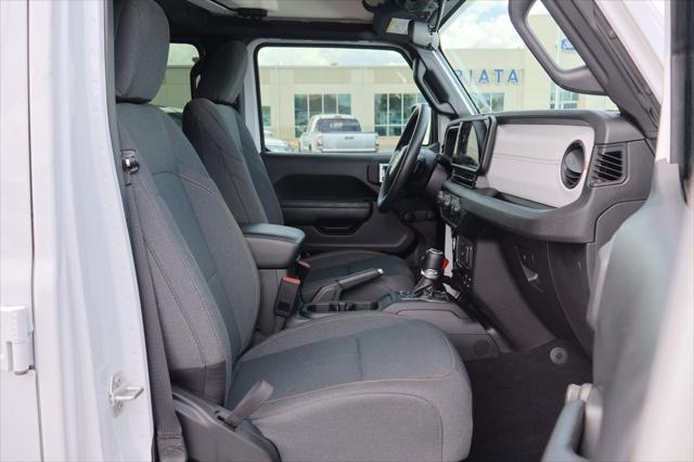 Photo of 2024 Bright White Clearcoat Jeep Wrangler