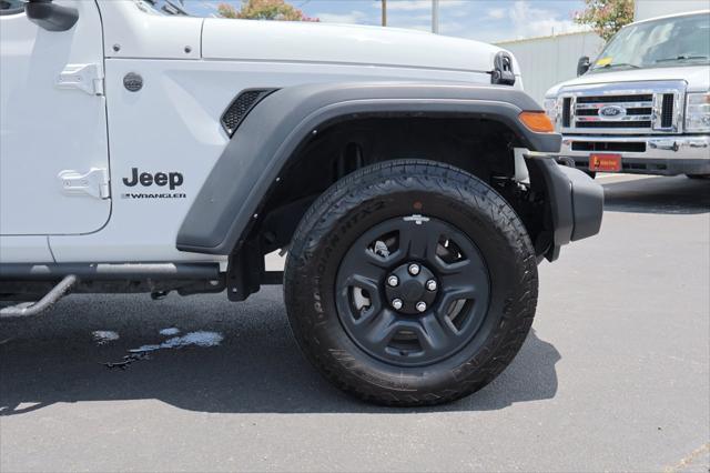 Photo of 2024 Bright White Clearcoat Jeep Wrangler