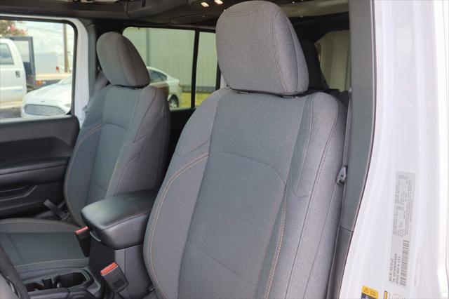 Photo of 2024 Bright White Clearcoat Jeep Wrangler