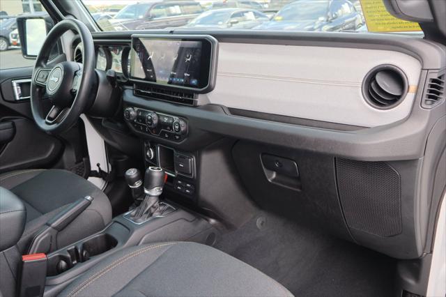 Photo of 2024 Bright White Clearcoat Jeep Wrangler