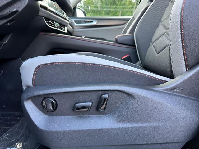 Photo of 2025 Avocado Green Pearl Volkswagen Atlas