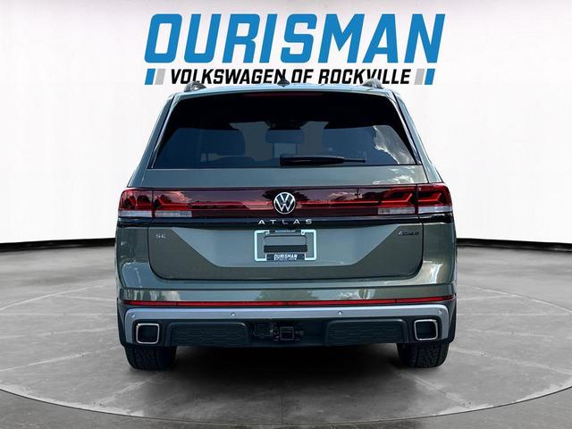 Photo of 2025 Avocado Green Pearl Volkswagen Atlas