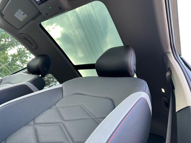 Photo of 2025 Avocado Green Pearl Volkswagen Atlas