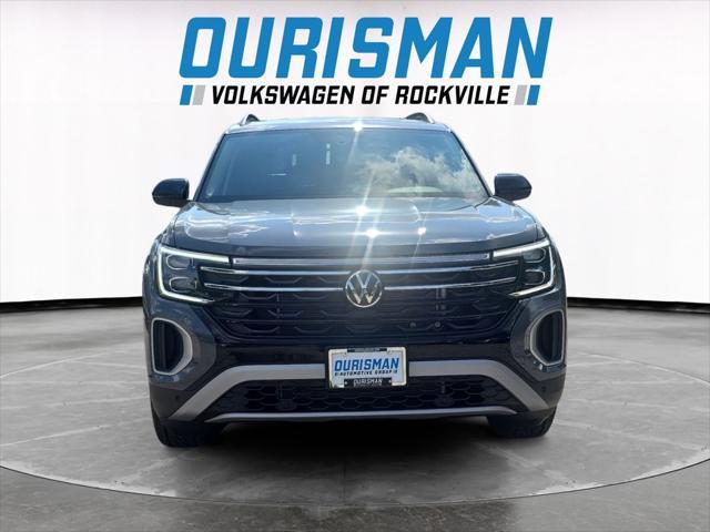 Photo of 2025 Pure Gray Volkswagen Atlas