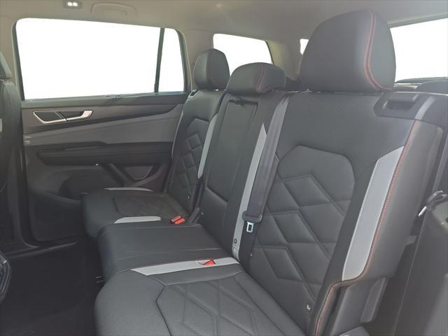 Photo of 2025 Pure Gray Volkswagen Atlas