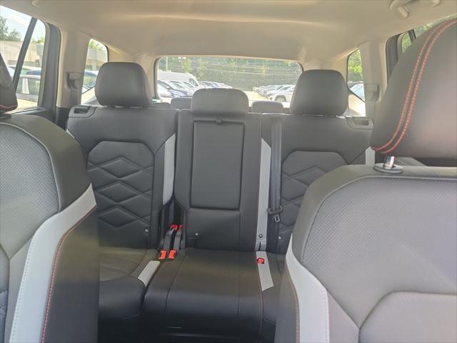 Photo of 2025 Pure Gray Volkswagen Atlas