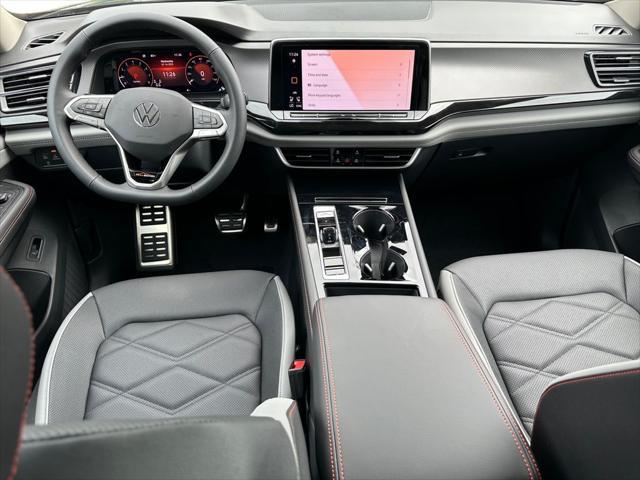 Photo of 2025 Avocado Green Pearl Volkswagen Atlas