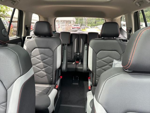 Photo of 2025 Avocado Green Pearl Volkswagen Atlas