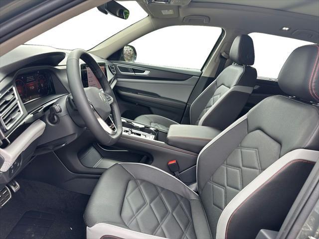 Photo of 2025 Avocado Green Pearl Volkswagen Atlas