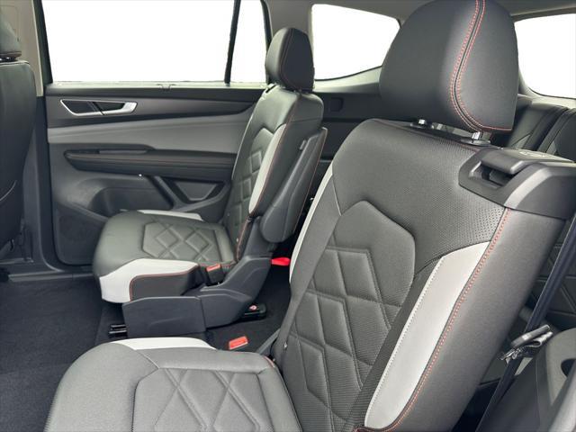 Photo of 2025 Avocado Green Pearl Volkswagen Atlas